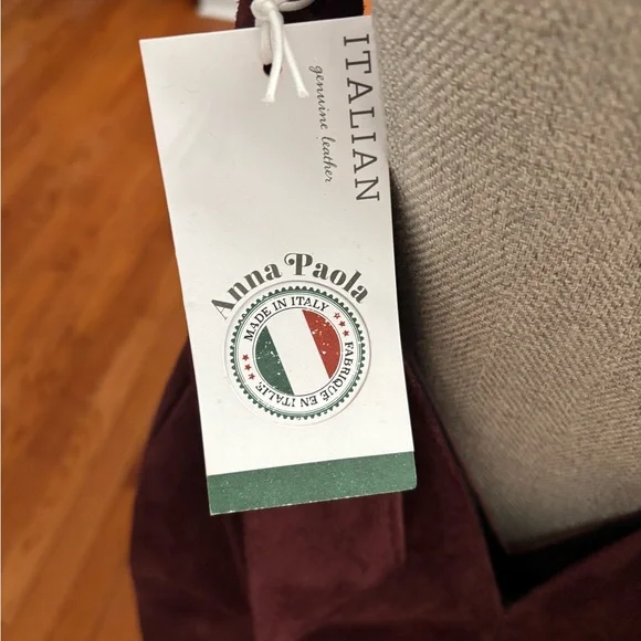 Anna Paola Chic Burgundy Suede Tote Bag - Picture 4 of 8